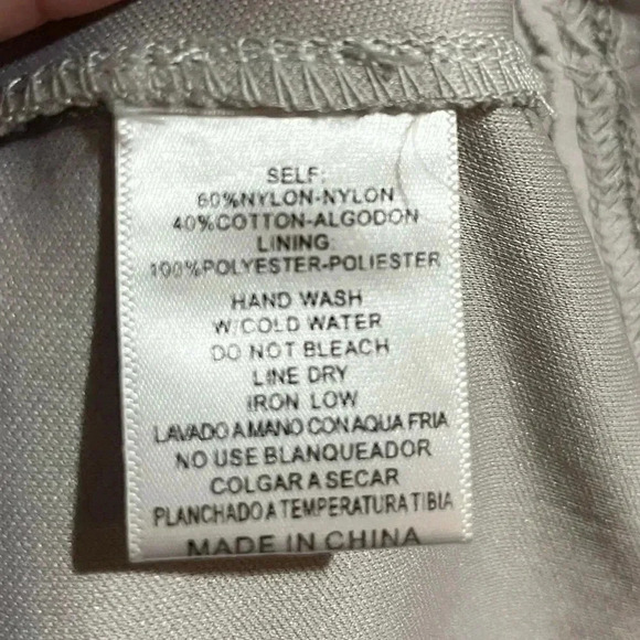 NWOT Listicle lace gray/silver long sleeve top medium - Picture 8 of 13